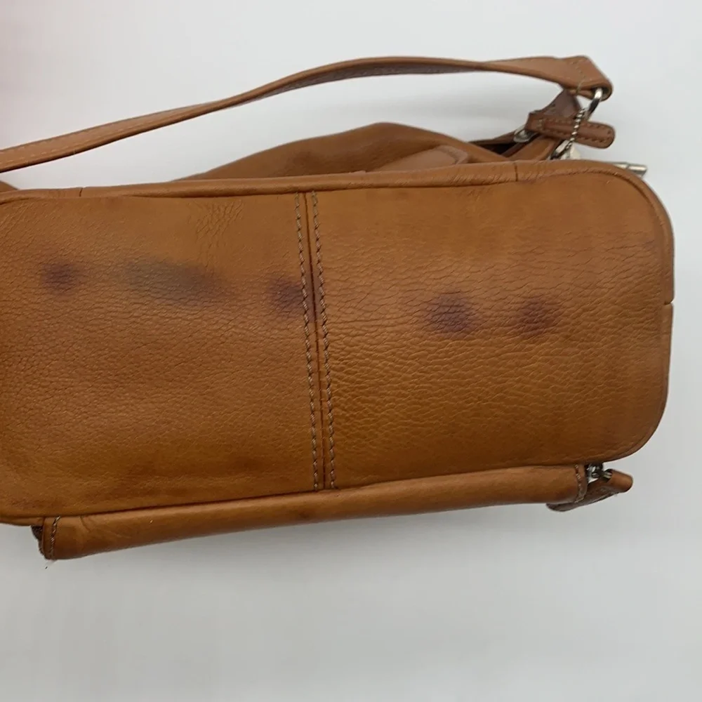 Fossil Tan Leather Hobo Bag no 75082. FP1404